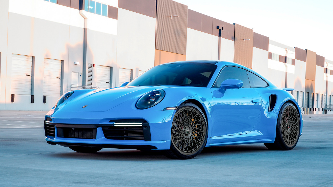 Koko Kuture Classica Black on Porsche 911